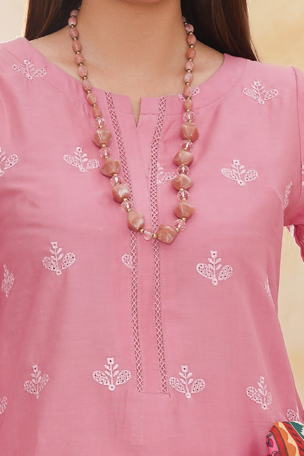 Dynia's By  Bin Saeed Embroidered Chickenkari Lawn Suit BS-102