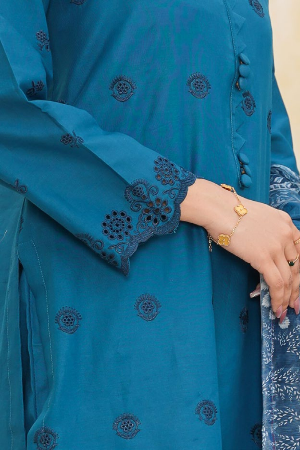 Dynia's By  Bin Saeed Embroidered Chickenkari Lawn Suit BS-103