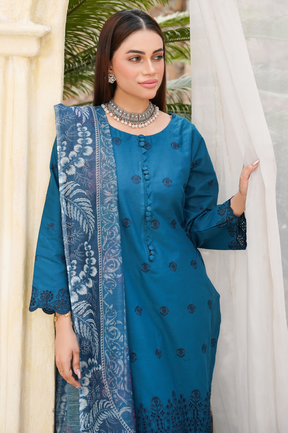 Dynia's By  Bin Saeed Embroidered Chickenkari Lawn Suit BS-103
