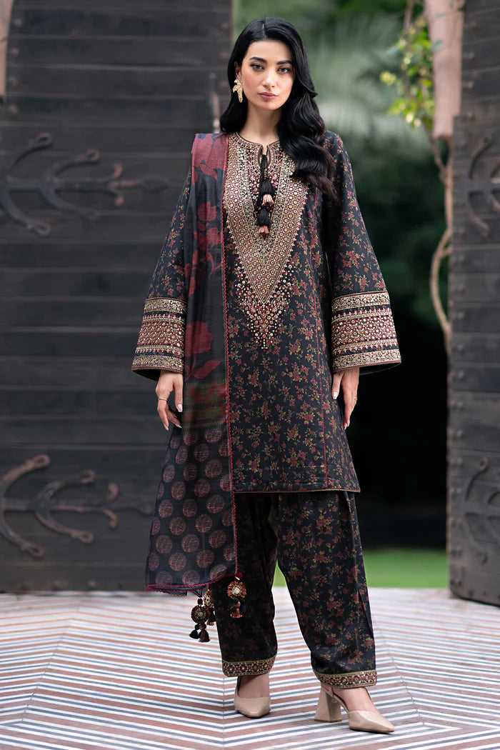 Jazmin Embroidered Viscose Suit UW-0068