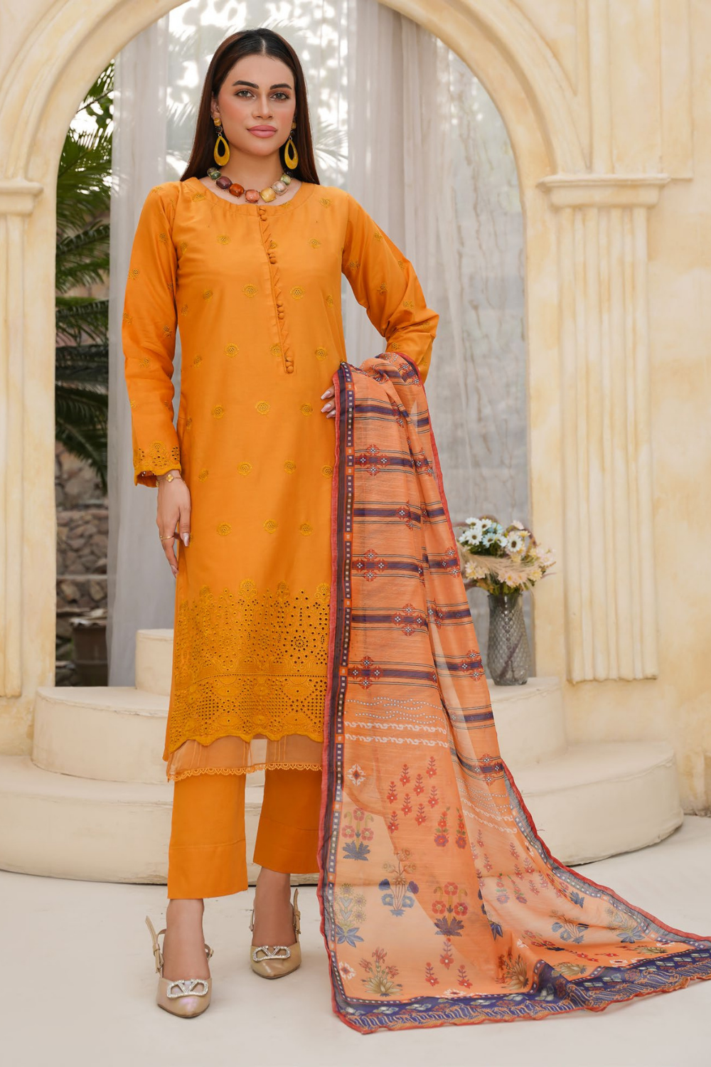 Dynia's By Bin Saeed Embroidered Chickenkari Lawn Suit BS-105