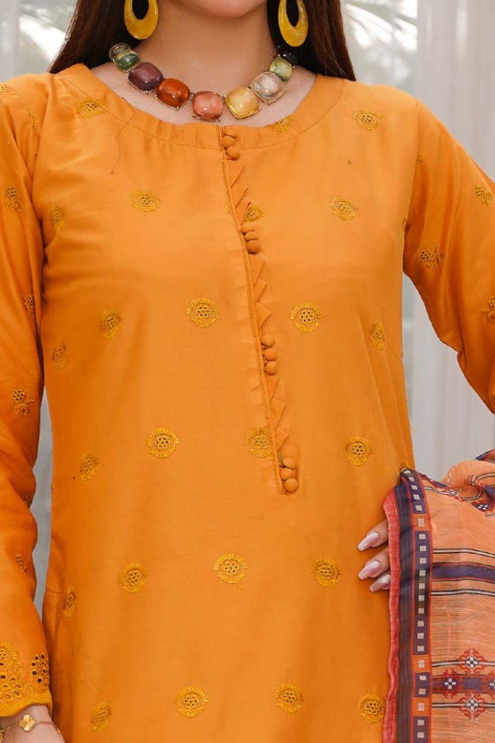 Dynia's By Bin Saeed Embroidered Chickenkari Lawn Suit BS-105