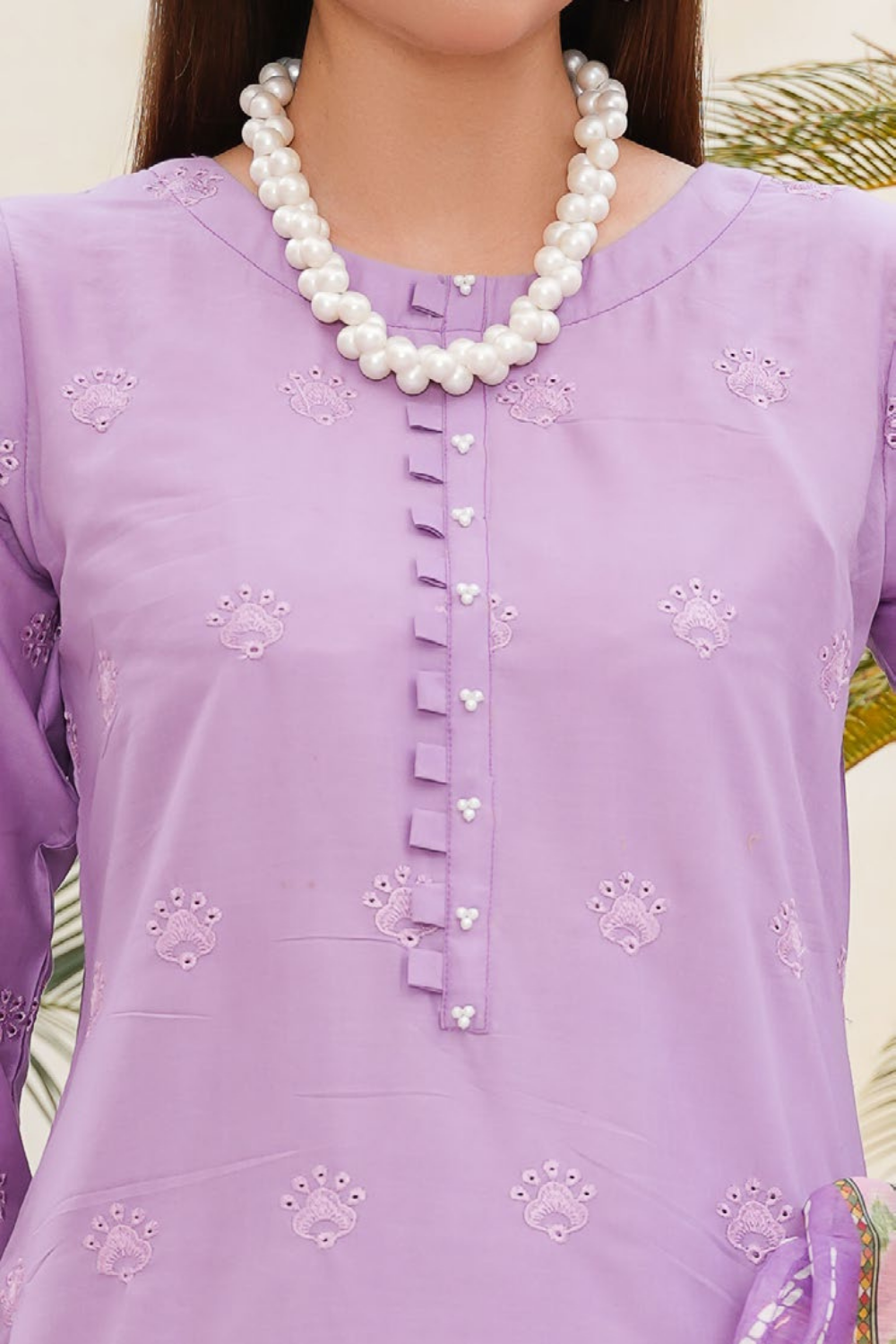 Dynia's By Bin Saeed Embroidered Chickenkari Lawn Suit BS-106