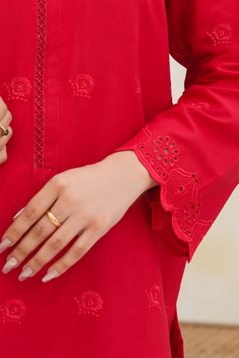 Dynia's By Bin Saeed Embroidered Chickenkari Lawn Suit BS-108