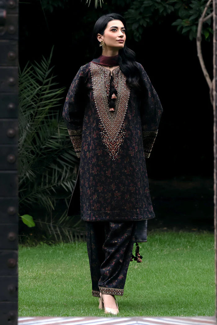 Jazmin Embroidered Viscose Suit UW-0068